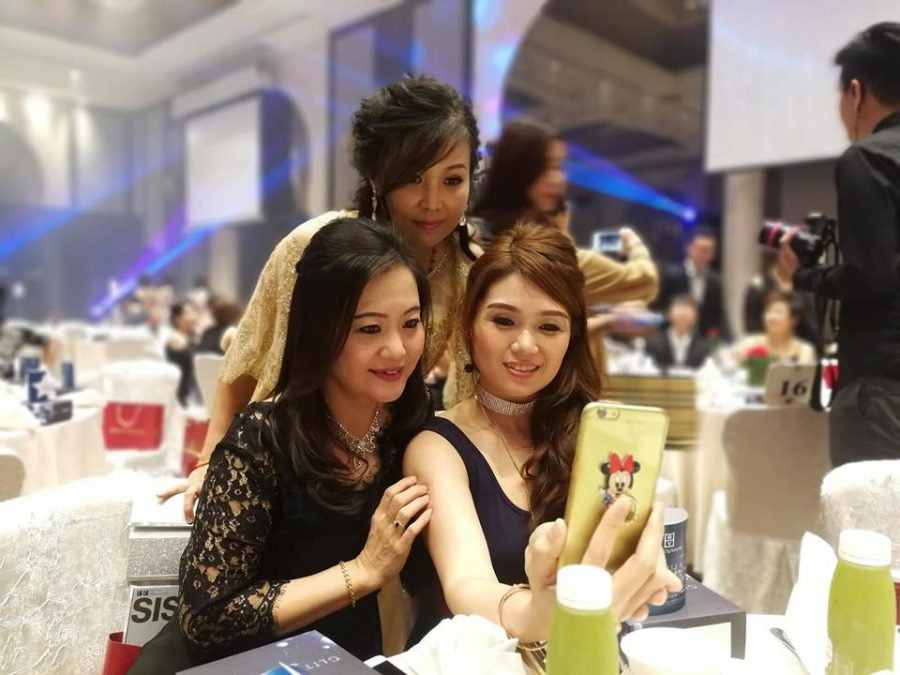 DB-Glitz-&-Glam-beauty-award-2018-8-900x598